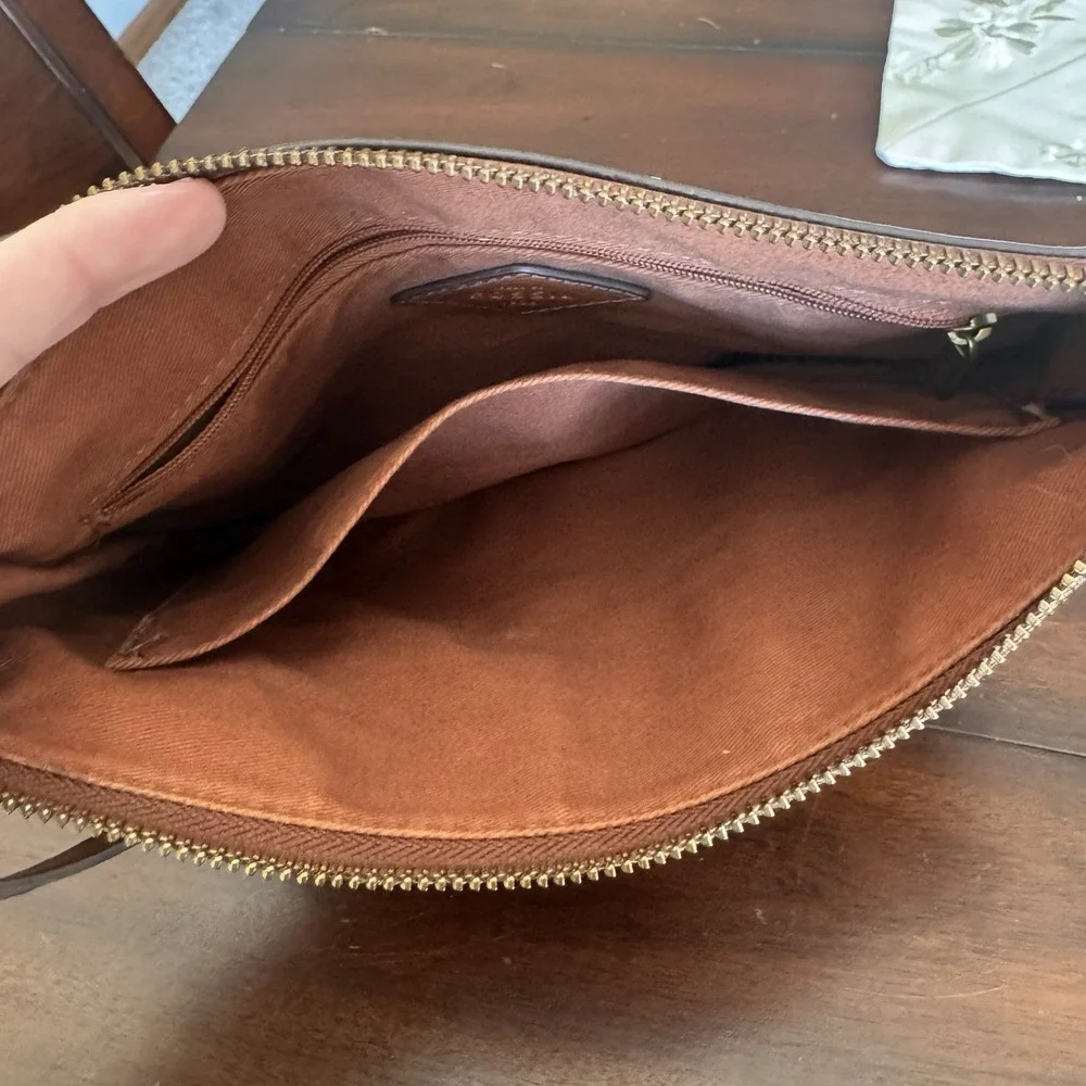 Fossil Crossbody Brown Leather Purse ~ Brass Zipper Pull & Key ~ Chevron Style